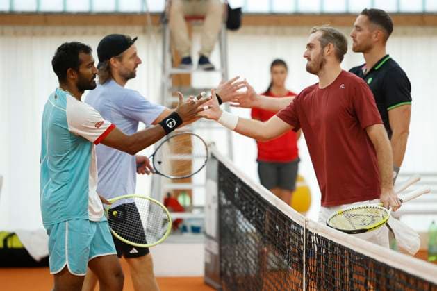R-L. Robert Galloway (vorne), Albano Olivetti gratulieren dem Sieger Sriram Balaji, Andre Begemann, Herren Doppel Tennis - Wolffkran Open - ATP, Tennis Herren Challenger - TC Ismaning - Ismaning - Bavaria - Germany - 3 November 2023. Â Copyright: xJuergenxHasenkopfx