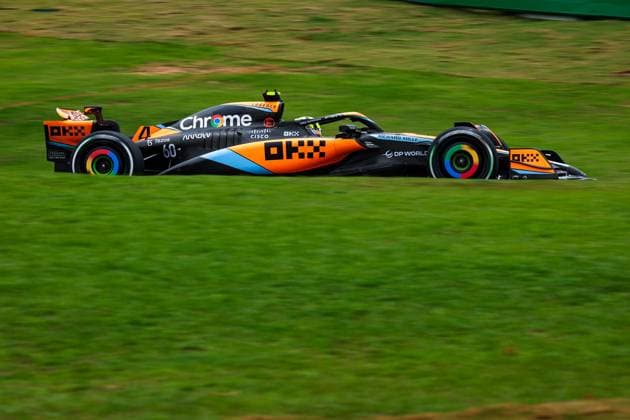 04 NORRIS Lando (gbr), McLaren F1 Team MCL60, action during the 2023 Formula 1 Rolex Grande Premio de Sao Paulo, 20th round of the 2023 Formula One World Championship, WM, Weltmeisterschaft from November 3 to 5, 2023 on the Autodromo JosÃ Carlos Pace, in Sao Paulo, Brazil - F1 - SAO PAULO GRAND PRIX 2023 DPPI Panoramic  00123044_G0OD9872