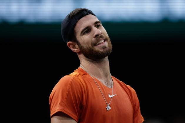 Paris, 03.11.2023 Tennis Rolex Paris Masters 2023, Stefanos Tsitsipas - Karen Abgarowitsch Chatschanow v.l., Karen Abgarowitsch Chatschanow enttaeuscht, enttaeuscht schauend, dissapointed, traurig, frustiert, frust, gefrustet Copyright: AntonioxBorga