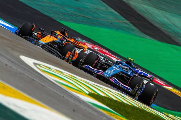 Formula 1 Rolex Sao Paulo Grand Prix 2023 03.11.2023, Autodromo Jose Carlos Pace, Interlagos, Formula 1 Rolex Sao Paulo Grand Prix 2023 , im Bild Oscar Piastri (AUS), McLaren F1 Team, Pierre Gasly (FRA), BWT Alpine F1 Team