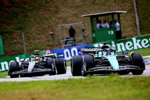 Formula 1 Rolex Sao Paulo Grand Prix 2023 03.11.2023, Autodromo Jose Carlos Pace, Interlagos, Formula 1 Rolex Sao Paulo Grand Prix 2023 , im Bild Lance Stroll (CAN), Aston Martin Aramco Cognizant Formula One Team, Lewis Hamilton (GBR), Mercedes-AMG Petronas F1 Team