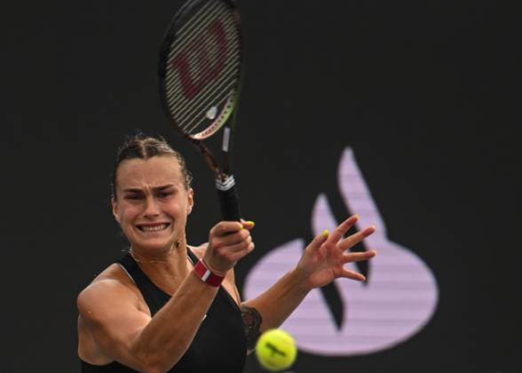 2023 WTA, Tennis Damen Finals - Day 6 CANCUN, MEXICO - NOVEMBER 3: Aryna Sabalenka in action against Elena Rybakina of Kazakhstan, in the Third Round robin match on Day 6 during the of the GNP Seguros WTA Finals Cancun 2023 part of the Hologic WTA Tour, on November 3, 2023, in Cancun, Quintana Roo, Mexico. Cancun Mexico  Copyright: xArturxWidakx originalFilename:widak-2023wtaf231103_npQ9H.jpg