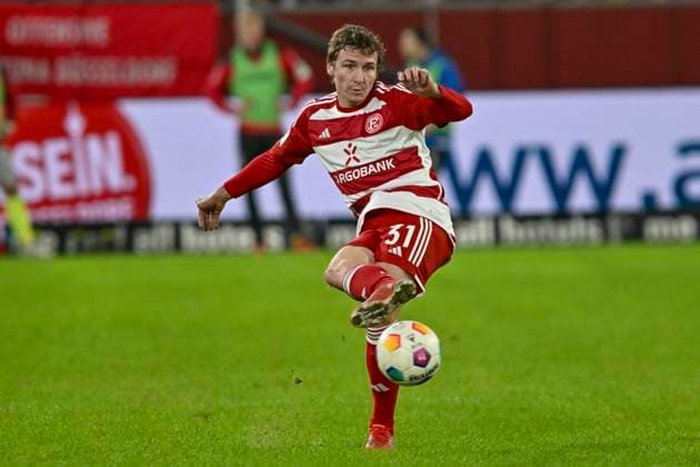 Marcel Sobottka ( 31, Fortuna Duesseldorf) Aktion . Einzelbild . Freisteller . 03.11.2023 Fussball Fortuna Duesseldorf vs SV Wehen Wiesbaden, Merkur Spiel-Arena, Duesseldorf, DFB DFL REGULATIONS PROHIBIT ANY USE OF PHOTOGRAPHS AS IMAGE SEQUENCES AND OR QUASI-VIDEO NRW Germany