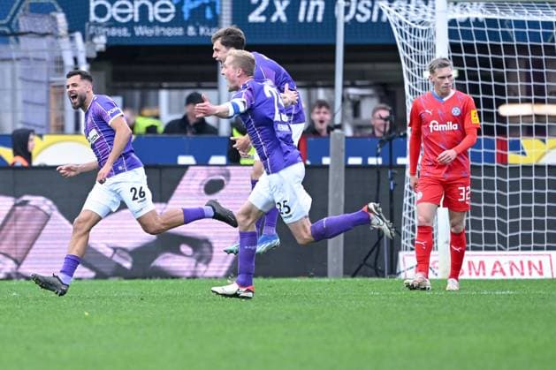 04.11.2023, Fussball, 2. Bundesliga, 12. Spieltag Saison 2023 2024, VfL Osnabrück - Holstein Kiel, Dave Gnaase (VfL 1899 Osnabrück) freut sich über das Tor zum 1:0. xRHR-FOTO TKx
