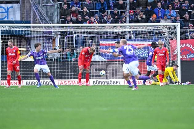 04.11.2023, Fussball, 2. Bundesliga, 12. Spieltag Saison 2023 2024, VfL Osnabrück - Holstein Kiel, Dave Gnaase (VfL 1899 Osnabrück) erzielt das Tor zum 1:0. xRHR-FOTO TKx