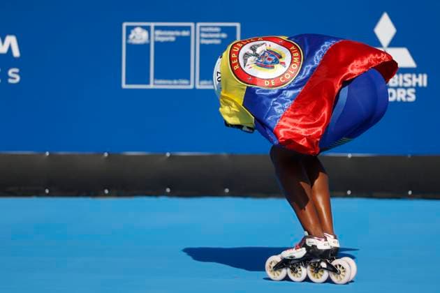Bilder des Jahres 2023, Sport 11 November Sport Themen der Woche KW44 SANTIAGO, CHILE - NOV 04: Geiny Pajaro Guzman de Colombia celebra se medalla de oro en Patinaje Velocidad durante los Juegos Panamericanos Santiago 2023 el 03 de Noviembre en Santiago, Chile. Geiny Pajaro Guzman of Colombia celebrates his gold medal in Speed ‹‹Skatingduring Santiago 2023 Pan American Games on November 04 in Santiago, Chile.(Foto de Jorge Loyola Santiago 2023 via Photosport). Dia 16, patinaje velocidad final Day 16, final Speed skating, Eisschnelllauf