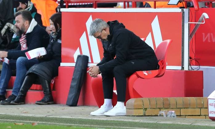 Sport Themen der Woche KW44 Trainer Urs Fischer enttäuscht nach 0:1 Enttäuschung Fußball Fussball Bundesliga Herren DFL 10. Spieltag Saison 2023 2024 04.11.2023 1.FC Union Berlin FCU vs. SG Eintracht Frankfurt SGE DFL regulations prohibit any use of photographs as image sequences and or quasi-video. *** Coach Urs Fischer disappointed after 0 1 disappointment Sport Football Soccer Bundesliga Men DFL 10 Matchday Season 2023 2024 04 11 2023 1 FC Union Berlin FCU vs SG Eintracht Frankfurt SGE DFL regulations prohibit any use of photographs as image sequences and or quasi video