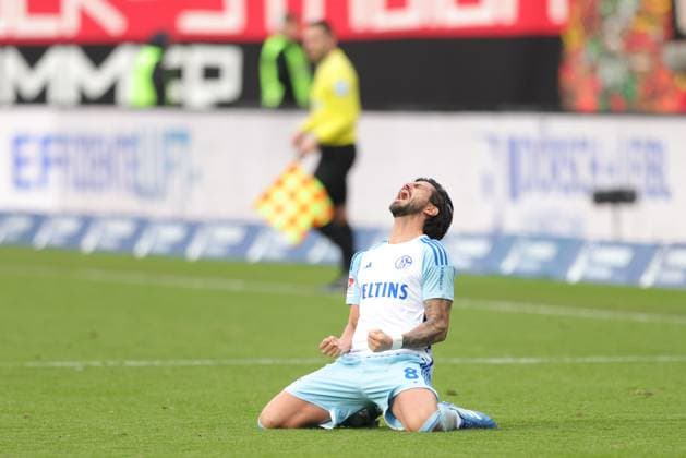 Danny Latza, Schalke, nach dem Hinspiel der Saison 2023 2024 zwischen dem 1. FC Nürnberg und Schalke 04 (1:2) in Nürnberg; 04 11 2023 -