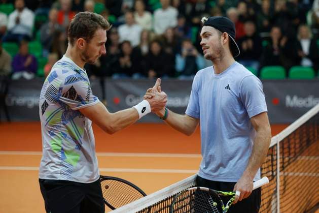 L-R. Lukas Klein gratuliert dem Sieger Maximilian Marterer, Herren Einzel Tennis - Wolffkran Open - ATP, Tennis Herren Challenger - TC Ismaning - Ismaning - Bavaria - Germany - 4 November 2023. Â Copyright: xJuergenxHasenkopfx