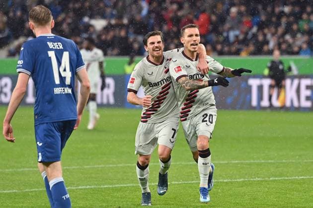 Torjubel Alejandro GRIMALDO (re,Bayer Leverkusen) nach Tor zum 3-2 mit Jonas HOFMANN (Bayer Leverkusen). Jubel,Freude,Begeisterung, Aktion, Fussball 1. Bundesliga Saison 2023 2024, 10.Spieltag, Spieltag10 TSG 1899 Hoffenheim - Bayer 04 Leverkusen 2-3 am 04.11.2023 , PREZERO ARENA