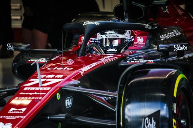 77 BOTTAS Valtteri (fin), Alfa Romeo F1 Team Stake C43, action during the 2023 Formula 1 Rolex Grande Premio de Sao Paulo, 20th round of the 2023 Formula One World Championship, WM, Weltmeisterschaft from November 3 to 5, 2023 on the Autodromo JosÃ Carlos Pace, in Sao Paulo, Brazil - F1 - SAO PAULO GRAND PRIX 2023 DPPI Panoramic  00123044_G0OD0950