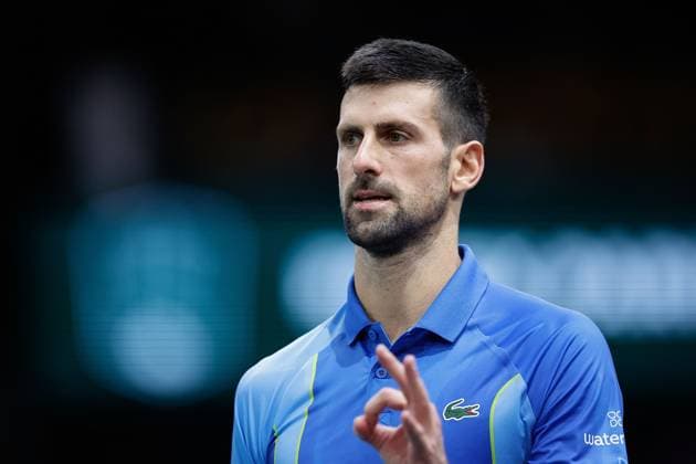 Paris, 04.11.2023 Tennis Rolex Paris Masters 2023, Novak Djokovic - Andrei Andrejewitsch Rubljow v.l., Novak Djokovic enttaeuscht, enttaeuscht schauend, dissapointed, traurig, frustiert, frust, gefrustet Copyright: AntonioxBorga