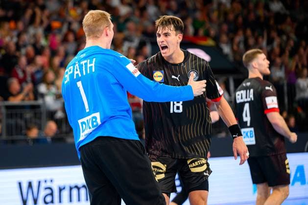 Handball, Herren: Laenderspiel, Deutschland - Aegypten v.li. Torhueter David Späth David Spaeth (Deutschland), Julian Köster Koester (Deutschland) Ulm Ratiopharm Arena Deutschland