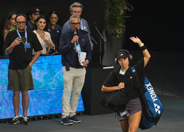 2023 WTA, Tennis Damen Finals - Day 6 CANCUN, MEXICO - NOVEMBER 4: Jessica Pegula of the USA, arrives ahead of the first Semi-Final match against Coco Gauff, on Day 7 during the of the GNP Seguros WTA Finals Cancun 2023 part of the Hologic WTA Tour, on Day 7 , on November 4, 2023, in Cancun, Quintana Roo, Mexico. Cancun Mexico Copyright: xArturxWidakx originalFilename:widak-2023wtaf231104_npCZL.jpg