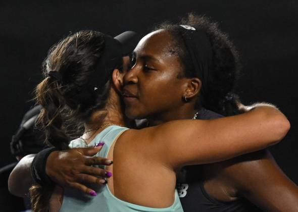 2023 WTA, Tennis Damen Finals - Day 6 CANCUN, MEXICO - NOVEMBER 4: Jessica Pegula (L) wins against Coco Gauff, both of the USA, in the first Semi-Final match on Day 7 during the of the GNP Seguros WTA Finals Cancun 2023 part of the Hologic WTA Tour, on Day 7 , on November 4, 2023, in Cancun, Quintana Roo, Mexico. Cancun Mexico Copyright: xArturxWidakx originalFilename:widak-2023wtaf231104_npcAw.jpg