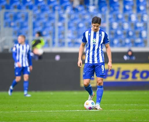 Frust bei Igor Matanovic (Karlsruher SC, 9) nach dem Tor zum 0:1 von Paderborn, GER, Karlsruher SC vs. SC Paderborn, Fussball, Herren, 2. Bundesliga, 12. Spieltag, Spielzeit 2023 2024, 05.11.2023, (DFL REGULATIONS PROHIBIT ANY USE OF PHOTOGRAPHS AS IMAGE SEQUENCES AND OR QUASI-VIDEO) GER, Karlsruher SC vs. SC Paderborn, Sport, Fussball, Herren, 2. Bundesliga, 12. Spieltag, Spielzeit 2023 2024, 05.11.2023, Karlsruhe