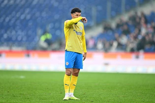 2. Bundesliga - Hannover 06 - Eintracht Braunschweig am 05.11.2023 in der HDI Arena in Hannover Kaan Caliskaner (Braunschweig) unzufrieden, enttäuscht, enttaeuscht, niedergeschlagen.