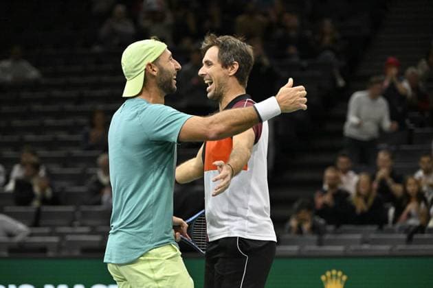 Tennis - Rolex Paris Master 2023 - victoire Edouard Roger Vasselin double messieurs - France TENNIS : Rolex Paris Master 2023 - France - 05 11 2023 ChrysleneCaillaud Panoramic 