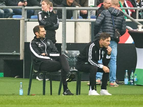 Andre Mijatovic (Hannover 96) Co-Trainer Coach, Stefan Leitl (Hannover 96) Cheftrainer, Coach GER, Hannover 96 - Eintracht Braunschweig, Fussball, 2.Bundesliga, 12.Spieltag, Spielzeit 2023 2024, 05.11.2023 GER, Hannover 96 - Eintracht Braunschweig, Fussball, 2.Bundesliga, 12.Spieltag, Spielzeit 2023 2024, 05.11.2023 Hannover