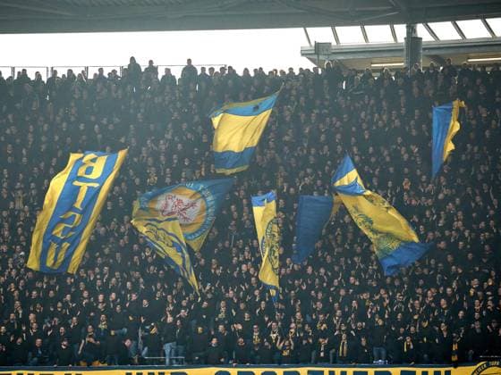 Eintracht Braunschweig Fans. GER, Hannover 96 - Eintracht Braunschweig, Fussball, 2.Bundesliga, 12.Spieltag, Spielzeit 2023 2024, 05.11.2023 GER, Hannover 96 - Eintracht Braunschweig, Fussball, 2.Bundesliga, 12.Spieltag, Spielzeit 2023 2024, 05.11.2023 Hannover