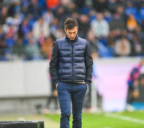 Christian Eichner (Karlsruher SC, Chef-Trainer) blickt enttaeuscht auf den Boden, GER, Karlsruher SC vs. SC Paderborn, Fussball, Herren, 2. Bundesliga, 12. Spieltag, Spielzeit 2023 2024, 05.11.2023, (DFL REGULATIONS PROHIBIT ANY USE OF PHOTOGRAPHS AS IMAGE SEQUENCES AND OR QUASI-VIDEO) GER, Karlsruher SC vs. SC Paderborn, Sport, Fussball, Herren, 2. Bundesliga, 12. Spieltag, Spielzeit 2023 2024, 05.11.2023, Karlsruhe