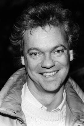 Rolf Töpperwien (Sportjournalist) 11 85 ru Rolf Töpperwien bei einem Fußball-Länderspiel Deutschland gegen die ?SSR am 17. November 1985 Deutschland Deutscher deutsch Mann Fußball Kommentator Sportreporter Journalist Journalismus Sprecher TV Fernsehen german football soccer journalism hoch Porträt lächelnd sw *** Rolf Töpperwien sports journalist 11 85 ru Rolf Töpperwien at a soccer international match Germany against the SSR on November 17, 1985 Germany German german man sports soccer commentator sports reporter journalist journalism speaker TV television german football soccer journalism high portrait smiling sw