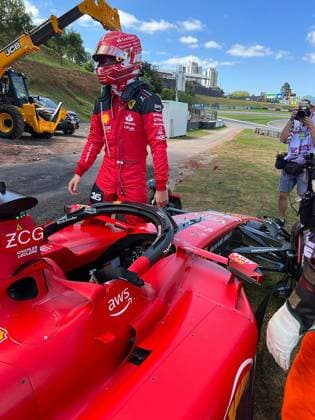 05.11.2023, Autodromo Jose Carlos Pace, Interlagos, Formula 1 Rolex Sao Paulo Grand Prix 2023 , im Bild Ausfall von Charles Leclerc (MCO), Scuderia Ferrari in der Aufwärmrunde. Interlagos Autodromo Jose Carlos Pace Brasilien