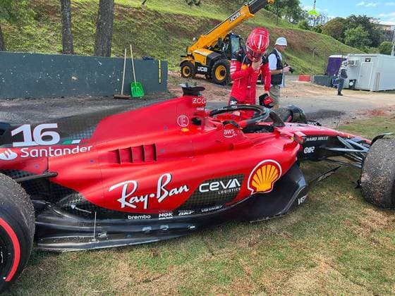 Formula 1 Rolex Sao Paulo Grand Prix 2023 05.11.2023, Autodromo Jose Carlos Pace, Interlagos, Formula 1 Rolex Sao Paulo Grand Prix 2023 , im Bild Ausfall von Charles Leclerc (MCO), Scuderia Ferrari in der Aufwärmrunde.