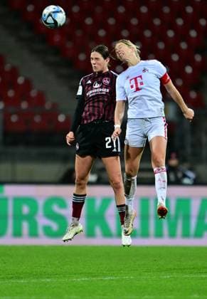 05.11.2023 - Fussball - Saison 2023 2024 - 1. Frauen - Fussball - Bundesliga - 06. Spieltag: 1. FC Nürnberg FCN ( Club ) - 1. FC Köln - Sportfoto Zink - xwoxzix - Lara Schmidt (27, 1. FC Nürnberg FCN ) im Kopfballduell mit Sharon Beck (10, FC Köln )