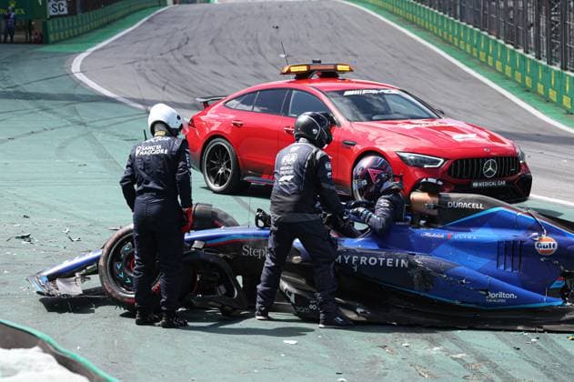 23 Alexander Albon (THA, Williams Racing) after crash following the start, F1 Grand Prix of Brazil at Autodromo Jose Carlos Pace on November 5, 2023 in Sao Paulo, Brazil. (Photo by HOCH ZWEI) Sao Paulo Brazil