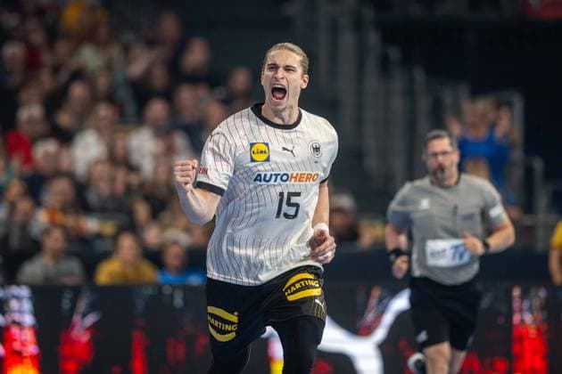 Handball München 05.11.2023 Tag des Handballs DHB Männer Länderspiel Deutschland (GER) - Ägypten (EGY) Juri Knorr (Deutschland, No.15) Jubel