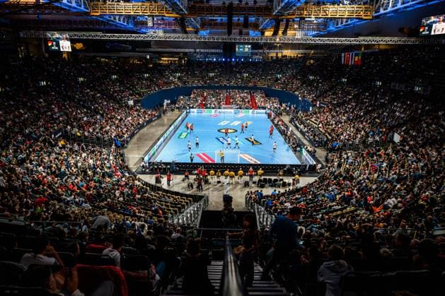 Muenchen, Deutschland 05.November: Handball DHB - Tag des Handballs - Deutschland - Aegypten Übersicht Olympiahalle, Arena, Fankurve Fans Fanblock Featurebild Muenchen Olympiahalle Bayern Deutschland