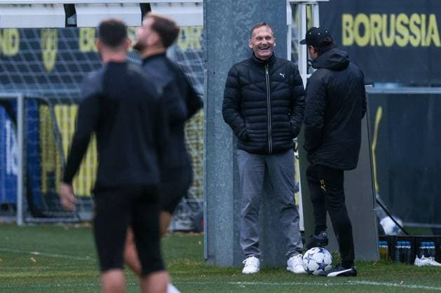 06.11.2023, Fussball, Saison 2023 2024, UCL, UEFA Champions League, Gruppenphase, 4. Spieltag, Abschlusstraining Borussia Dortmund, v. l. Aufsichtsratsvorsitzender Hans-Joachim Watzke (Borussia Dortmund), Cheftrainer Edin Terzic (Borussia Dortmund), Dortmund Signal Iduna Park NRW Deutschland xRHR-FOTO DEx Copyright: DennisxEwert RHR-FOTOx RHR-FOTO DE