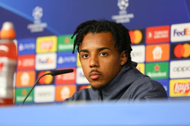 Fußball Herren Saison 2023-2024 UEFA Champions League I 4. Spieltag Pressekonferenz I FC Barcelona, Barca 06.11.2023 Jules Kounde (23, FC Barcelona) im Fokus. Hamburg Volksparkstadion Hamburg Deutschland Copyright: xLobecax xHenningxRohlfsx
