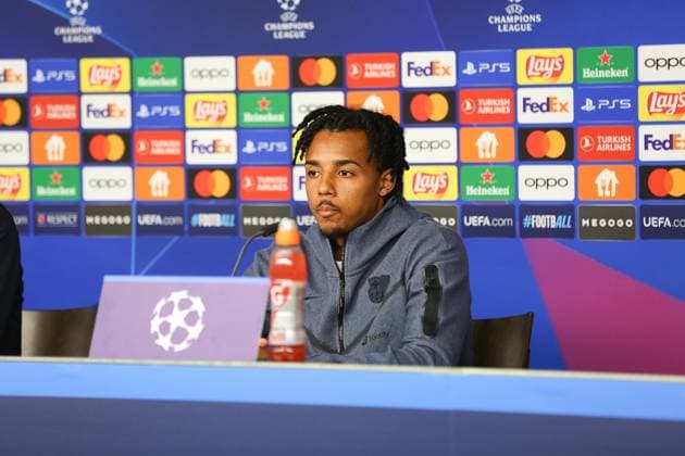 Fußball Herren Saison 2023-2024 UEFA Champions League I 4. Spieltag Pressekonferenz I FC Barcelona, Barca 06.11.2023 Jules Kounde (23, FC Barcelona) im Fokus. Hamburg Volksparkstadion Hamburg Deutschland Copyright: xLobecax xHenningxRohlfsx