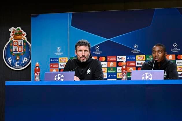 Media activities R Antwerp FC - Champions League 06 11 2023 PORTO, PORTUGAL - NOVEMBER 06 : Van Bommel Mark head coach of Antwerp FC and Balikwisha Michel-Ange forward of Antwerp FC pictured during a press conference, PK, Pressekonferenz prior to the UEFA Champions League match between FC Porto and Royal Antwerp FC on November 6, 2023 in Porto, Portugal, 06 11 2023 Porto Portugal  Copyright: xPeterxDexVoechtx