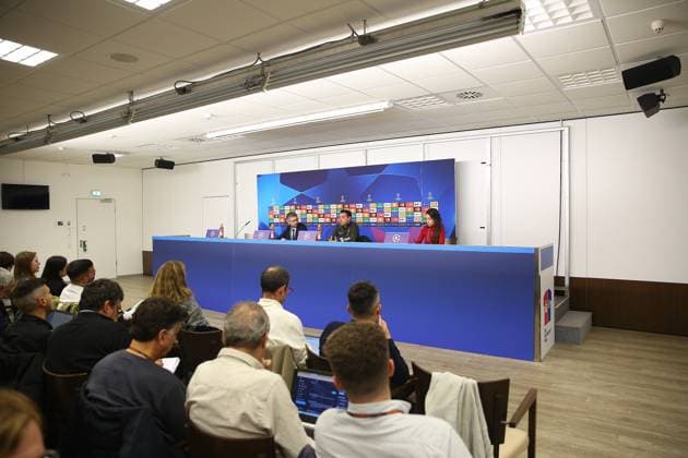 Fußball Herren Saison 2023-2024 UEFA Champions League I 4. Spieltag Pressekonferenz I FC Barcelona, Barca 06.11.2023 Xavi, Xavier Hernandez Creus (FC Barcelona) in der Pressekonferenz. Hamburg Volksparkstadion Hamburg Deutschland Copyright: xLobecax xHenningxRohlfsx