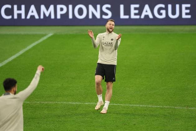 Sport Bilder des Tages UEFA ENTRAINEMENT DU PSG PHOTOPQR LE PARISIEN Le Parisien Arnaud Journois ; MILAN ; 06 11 2023 ; FOOTBALL , LIGUE DES CHAMPIONS UEFA , PHASE DE GROUPES 4E JOURNEE , 06 11 2023 , MILAN ( ITALIE ) STADE GIUSEPPE MEAZZA SAN SIRO MILAN AC - PARIS SG MILAN SKRINIAR PHOTO LE PARISIEN ARNAUD JOURNOIS nov 6th 2023. PSG a day before UEFA league match against -Milan -ac MILAN 75 France  Copyright: xPHOTOPQR LExPARISIEN MAXPPPxLexParisienx xArnaudxJournoisx 20231106LPA0362 20231106LPA0362
