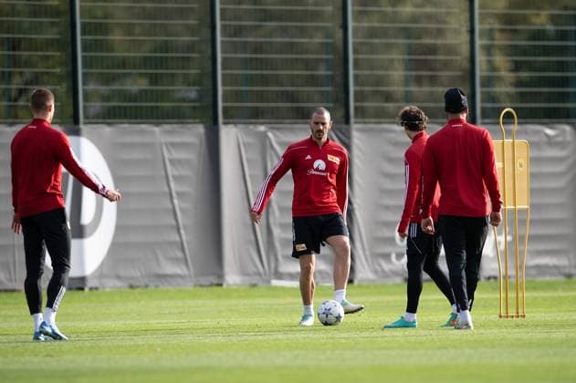 Fussball, Herren, Saison 2023 2024, Champions League, Training des 1. FC Union Berlin am Stadion An der Alten Försterei am Tag vor dem Spiel gegen die SSC Neapel, v. l. Kevin Behrens (1. FC Union Berlin), Leonardo Bonucci (1. FC Union Berlin), Brenden Aaronson (1. FC Union Berlin), Aissa Laidouni (1. FC Union Berlin), 07.11. 2023, Copyright: xSebastianxRäppold MatthiasxKochx