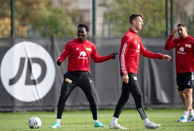 Fussball, Herren, Saison 2023 2024, Champions League, Training des 1. FC Union Berlin am Stadion An der Alten Försterei am Tag vor dem Spiel gegen die SSC Neapel, v. l. David Datro Fofana (1. FC Union Berlin), Janik Haberer (1. FC Union Berlin), Rani Khedira (1. FC Union Berlin), 07.11. 2023, Copyright: xSebastianxRäppold MatthiasxKochx