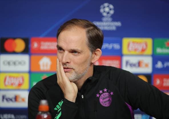 München, Deutschland 07. November 2023: Fussball, Herren, Saison 2023 2024, FC Bayern München, Internationale Pressekonferenz, Allianz Arena Thomas Tuchel, Trainer (FC Bayern München) Kopf, Portrait, Hand am Kinn