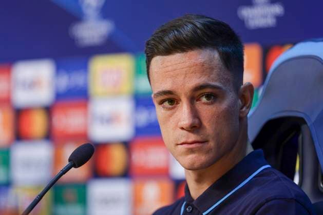 Italy: press conference, PK, Pressekonferenz SSC Napoli SSC Napoli s Italian forward Giacomo Raspadori looks during the SSC Napoli press conference the day before the Champions League football match against Union Berlin at the Konami center in Castel Volturno on 07 November 2023 ABPH8764 Copyright: xAntonioxBalascox