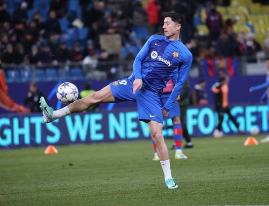 Robert Lewandowski FC Barcelona, Barca Fussball, UEFA Champions League, Gruppenphase, Saison 2023-2024, Herren, UCL, Men, Volksparkstadion, FC Shakhtar Schachtar Donezk (UKR) gegen FC Barcelona