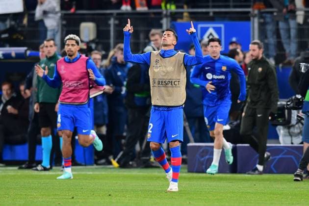 Fussball I Herren I UEFA I Champions League l FC Schachtar Donezk - FC Barcelona, Barca I 4. Spieltag I Gruppe H I Saison 2023-2024 I Shakhtar Donetsk I Barca I 07.11.2023 I Joao Cancelo (FC Barcelona) , Sportplatz : Volksparkstadion, Hamburg, Stellingen Hamburg Deutschland
