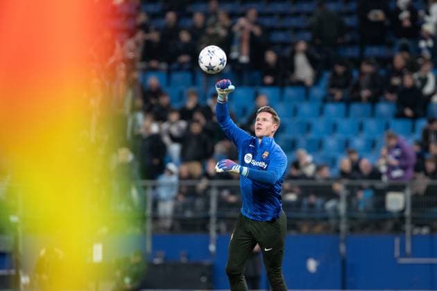 Champions League: FC Shakhtar Donetsk - FC Barcelona, Barca 07.11.2023 Marc-Andre ter Stegen (FC Barcelona, 1) beim Aufwaermen Champions League: FC Shakhtar Donetsk - FC Barcelona, Volksparkstadion, Hamburg, 07.11.2023 Copyright: xBEAUTIFULxSPORTS Buriakovx
