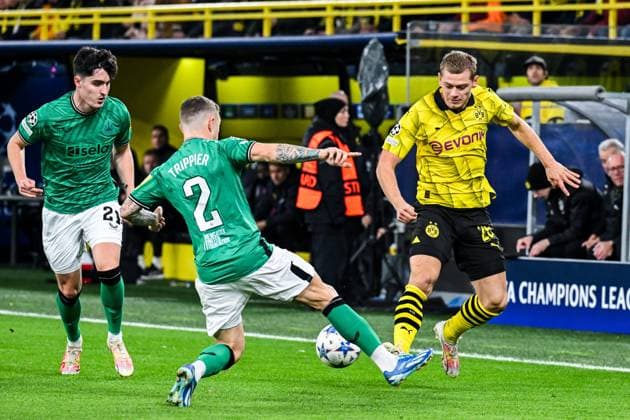 DORTMUND - (l-r) Kieran Trippier of Newcastle United FC, Julian Ryerson of Borussia Dortmund during the UEFA Champions League match between Borussia Dortmund and Newcastle United FC at Signal Iduna Park on November 7, 2023 in Dortmund, Germany. ANP Hollandse Hoogte UEFA Champions League 2023 24 2023 2024 xVIxANPxSportx xGerritxvanxKeulenxIVx 483265866 originalFilename: 483265866.jpg