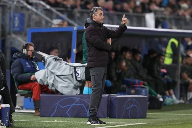 07.11.2023, xtgx, Fussball, UEFA Champions League, Schachtar Donezk - FC Barcelona, Barca emspor, v.l. Marino Pusic (Donezk, Trainer) gibt Anweisungen, gestikuliert mit den Armen, gesticulate, gives instructions (DFL DFB REGULATIONS PROHIBIT ANY USE OF PHOTOGRAPHS as IMAGE SEQUENCES and or QUASI-VIDEO) Hamburg