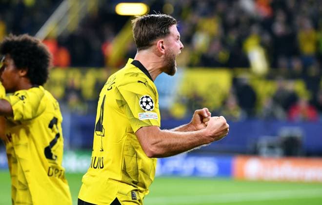 Fussball, Champions League, Deutschland, Herren, Saison 2023 2024, 4. Spieltag, Signal Iduna Park Dortmund: Bor. Dortmund - Newcastle United; Jubel Niclas Füllkrug (BVB) nach seinem Tor zum 1:0. Jubel, Freude, Aktion. UEFA REGULATIONS PROHIBIT ANY USE OF PHOTOGRAPHS AS IMAGE SEQUENCES AND OR QUASI-VIDEO