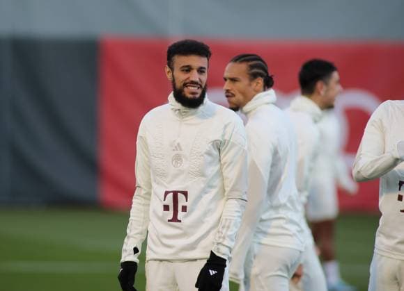 München, Deutschland 07. November 2023: Fussball, Herren, Saison 2023 2024, FC Bayern München, Säbener Strasse, Trainingsgelände, Training, Abschlusstraining, Champions League Noussair Mazraoui (FC Bayern München) Kopf, Oberkörper, grinsen