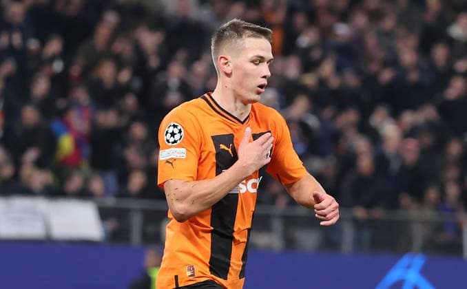 1-0 jubler Artur Rudko (FC Shakhtar Donetsk) Fussball, UEFA Champions League, Gruppenphase, Saison 2023-2024, Herren, UCL, Men, Volksparkstadion, FC Shakhtar Schachtar Donezk (UKR) gegen FC Barcelona, Barca